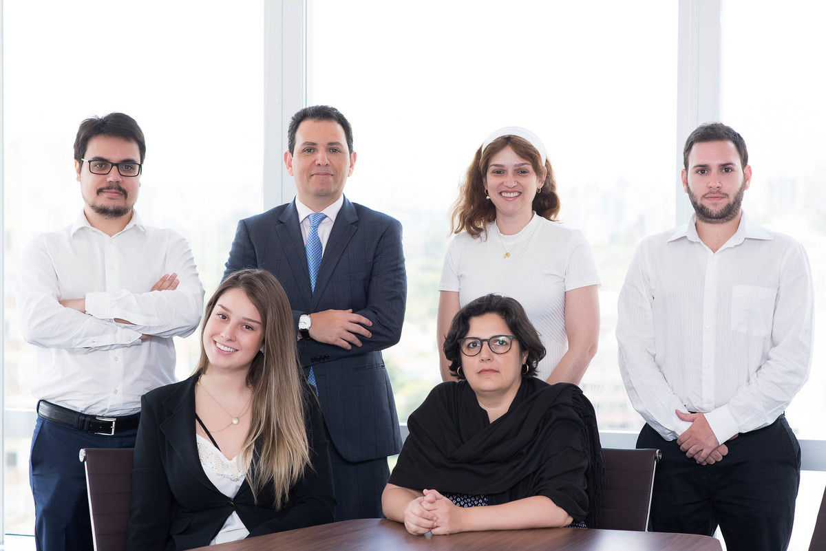 Fotos perfil profissional, estúdio, fotos empresa, fotos escritório, foto são paulo, estúdio fotográfico, fotos em grupo, fotos linkedin, fotos profissionais corporativas, fotografia empresarial, fotografia empresários