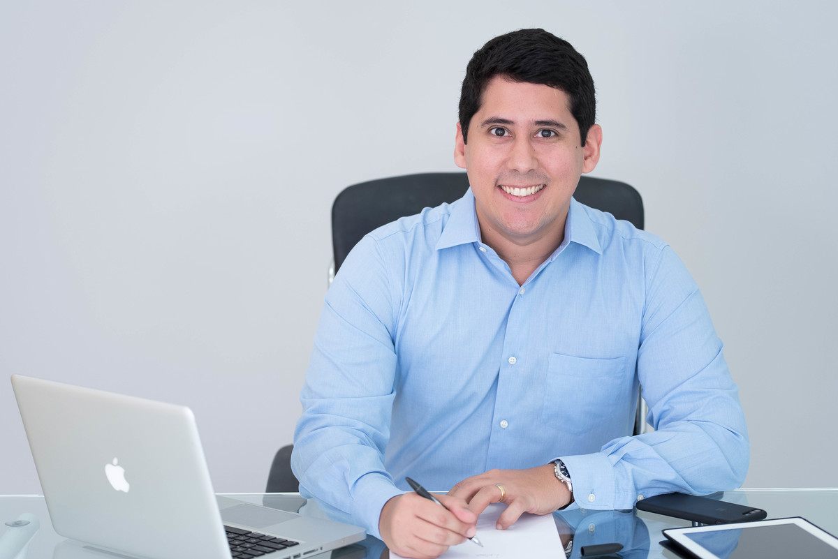 fotos de perfil profissional, fotos para site, fotos para linkedin, fotografia corporativa, fotografia médico, foto profissional médico, retrato profissional são paulo, fotos no studio profissionais