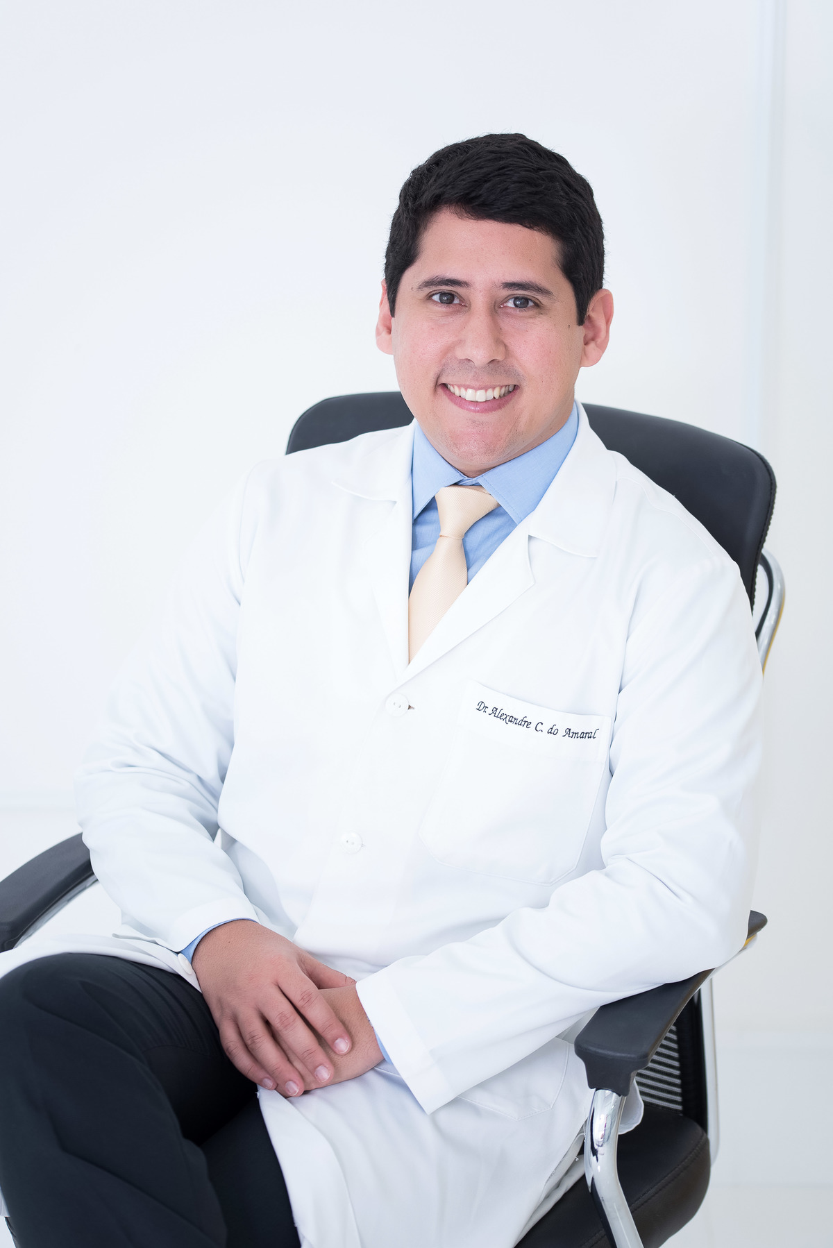 fotos de perfil profissional, fotos para site, fotos para linkedin, fotografia corporativa, fotografia médico, foto profissional médico, retrato profissional são paulo, fotos no studio profissionais, jaleco