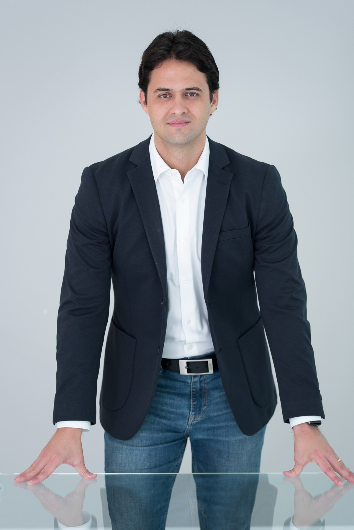 Fabrício Drumond, SuperBAC Biotechnology Solutions, Fotografia de Perfil Profissional, Fotografia Corporativa, Fotografia Profissional, Fotos Masculinas, Empresa, Fotos em estúdio, fotos no studio, homem de terno, fotos corporativas ao ar livre