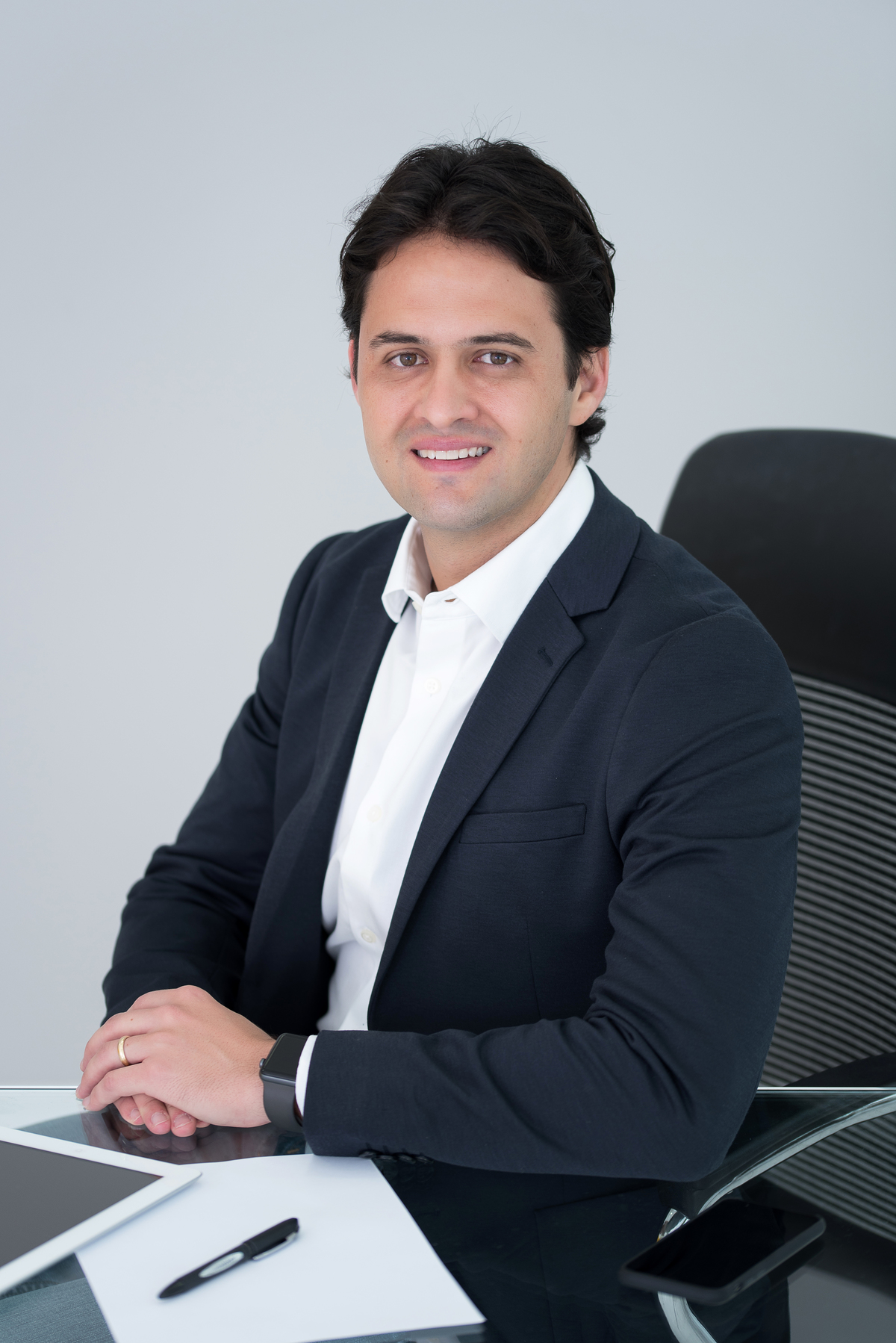 Fabrício Drumond, SuperBAC Biotechnology Solutions, Fotografia de Perfil Profissional, Fotografia Corporativa, Fotografia Profissional, Fotos Masculinas, Empresa, Fotos em estúdio, fotos no studio, homem de terno, fotos corporativas ao ar livre