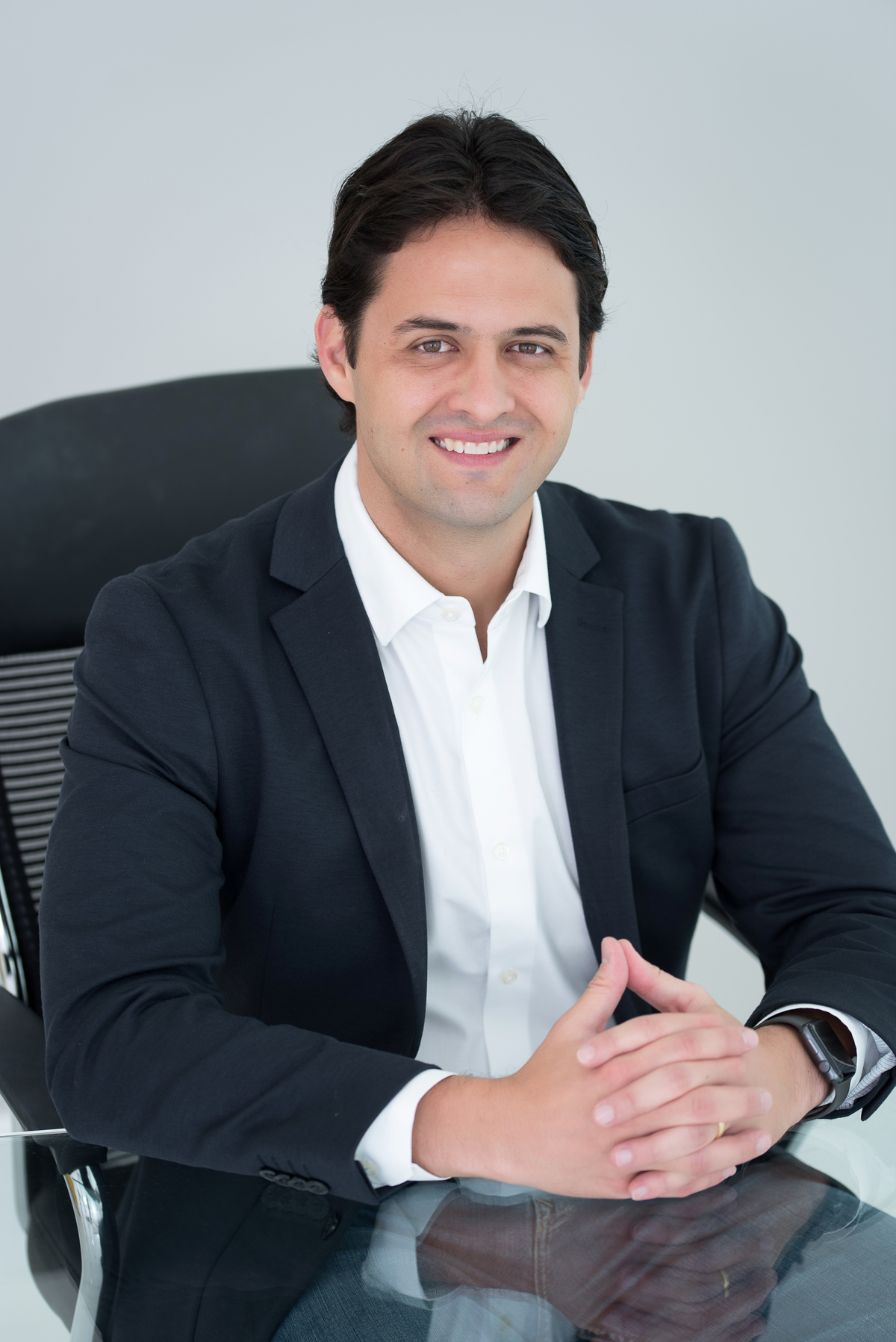 Fabrício Drumond, SuperBAC Biotechnology Solutions, Fotografia de Perfil Profissional, Fotografia Corporativa, Fotografia Profissional, Fotos Masculinas, Empresa, Fotos em estúdio, fotos no studio, homem de terno, fotos corporativas ao ar livre