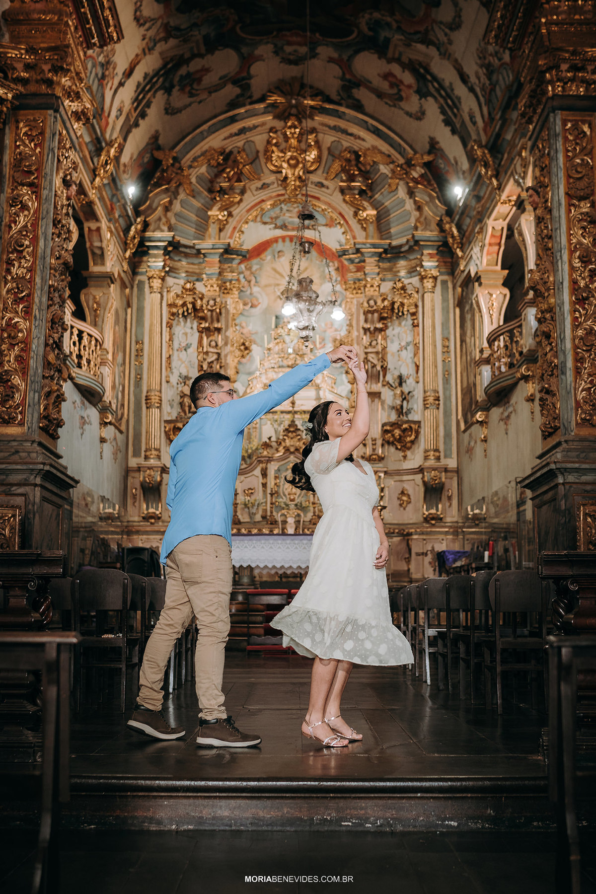 Fotografia de Pré-Wedding - Igreja Matriz de Santo Antônio - Santa Bárbara -MG