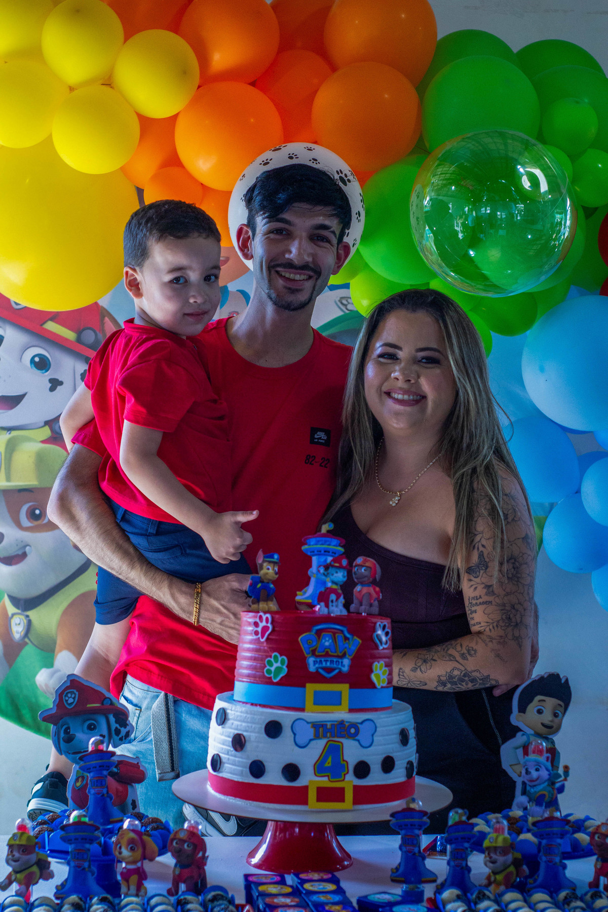 Papai, Mamãe, Herói Theo