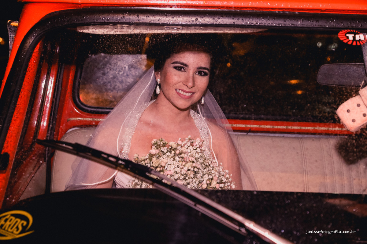 amanda-e-leandro-casamento_casamento-em-quirinopolis_casamento-na-boate_destination-wedding-chile_fotos-difernetes-de-casamento_casamento-diferente_casamento-de-dia_casamento-quirinoilis-go_cas