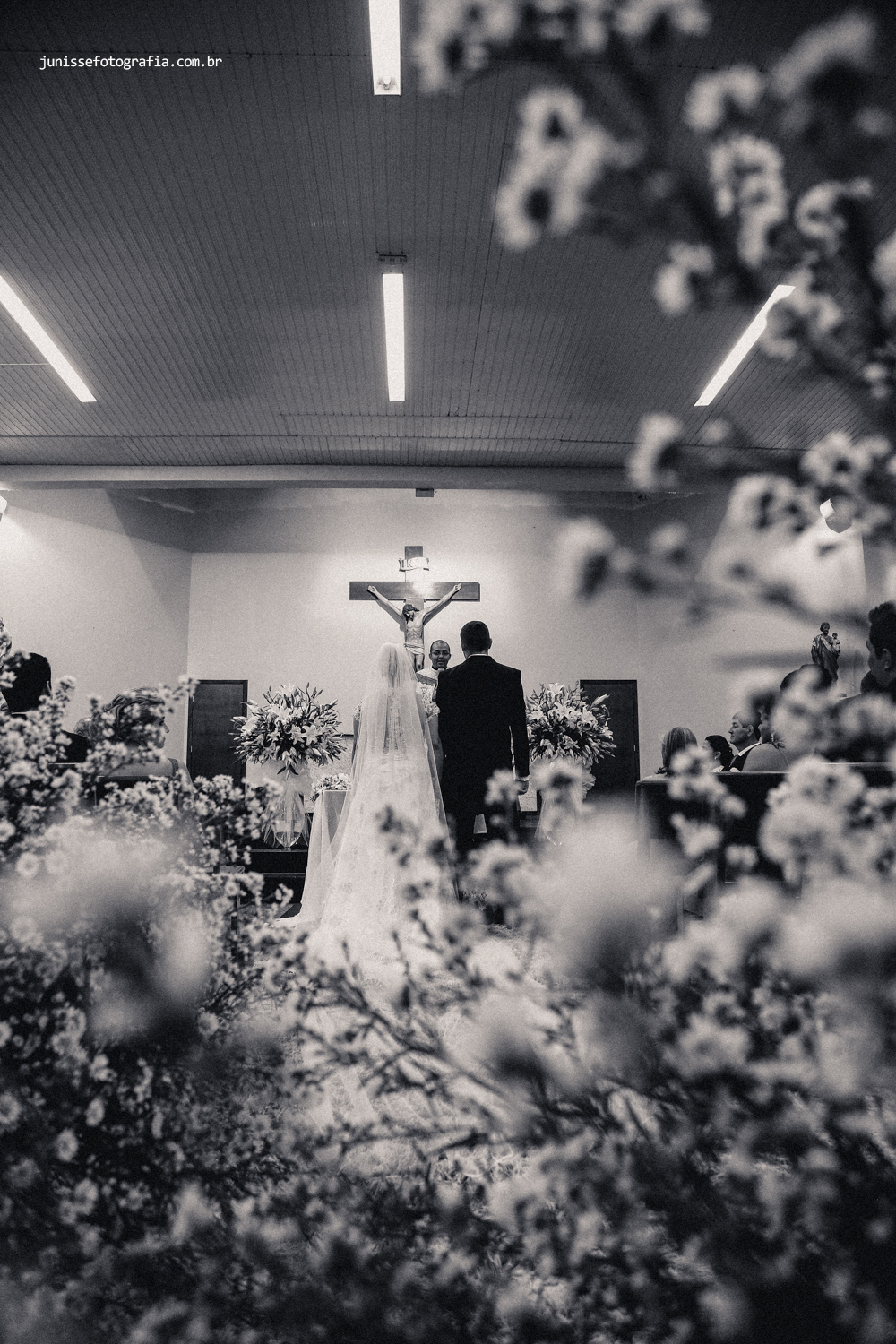 livia-e-carlos-casamento_casamento-em-quirinopolis_casamento-na-boate_destination-wedding-chile_fotos-difernetes-de-casamento_casamento-diferente_casamento-de-dia_casamento-quirinoilis-go_cas