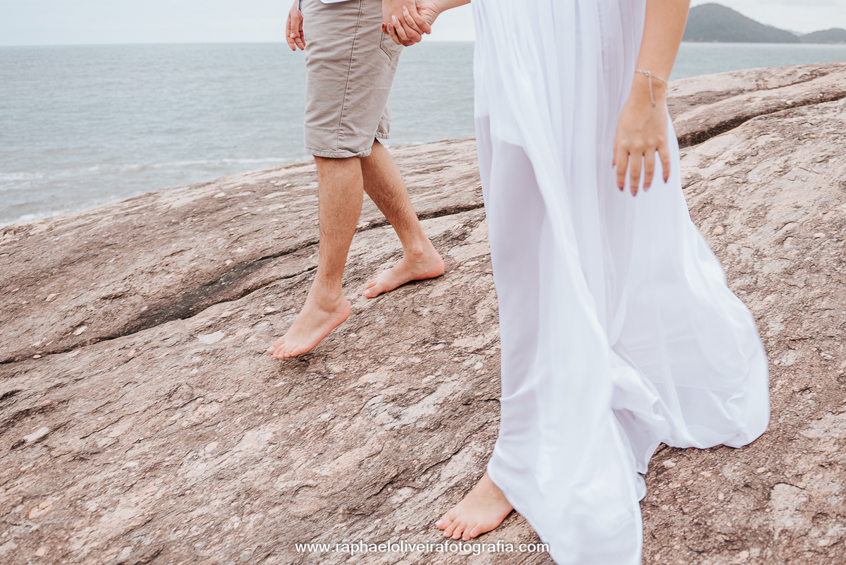 Pre-wedding, ensaio pre casamento, ensaio de casal, praia do iporanga, ensaio no guaruja, ensaio pre-wedding em iporanga, ensaio na praia, pre-wedding na praia, casamento, fotografo de casamento, melhor fotografo de casamento, raphael oliveira.