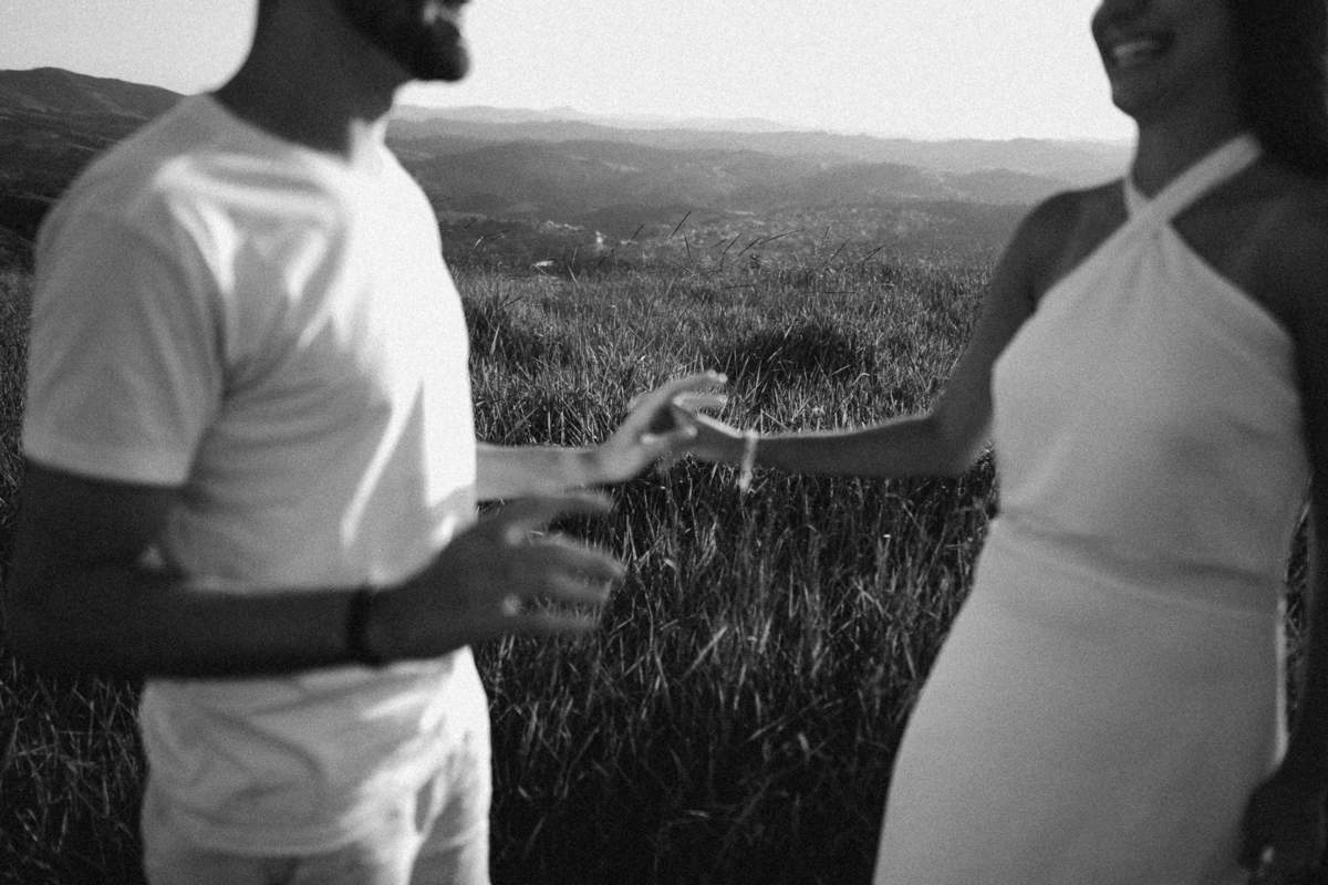Pre-wedding, ensaio pre casamento, ensaio de casal, morro do capuava, ensaio de casal morro do capuava, fotografo de casamento, fotografia de ensaio, ideias para ensiao pre-wedding, fotografia documental, especialista em casamento, raphael oliveira