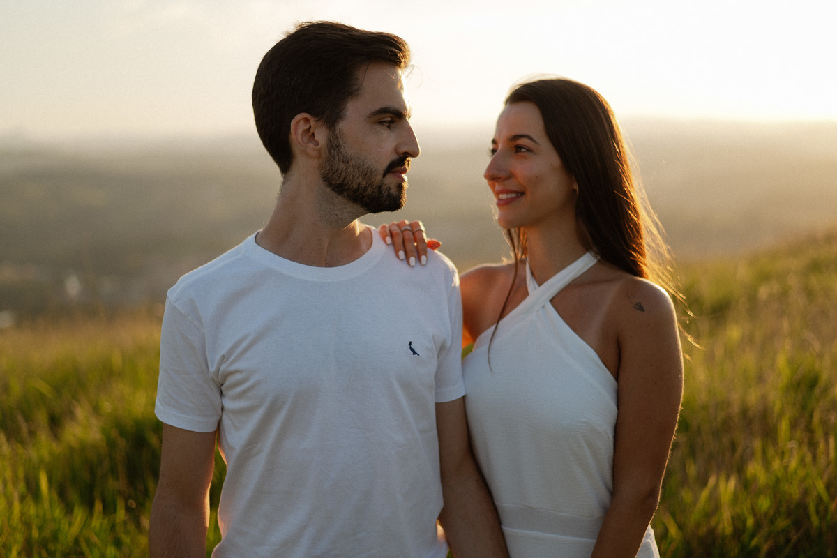 Pre-wedding, ensaio pre casamento, ensaio de casal, morro do capuava, ensaio de casal morro do capuava, fotografo de casamento, fotografia de ensaio, ideias para ensiao pre-wedding, fotografia documental, especialista em casamento, raphael oliveira