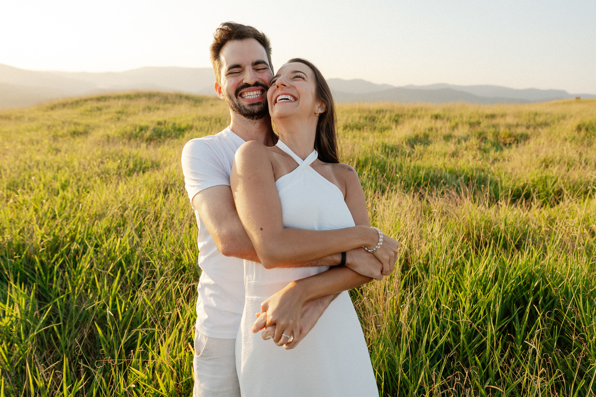 Pre-wedding, ensaio pre casamento, ensaio de casal, morro do capuava, ensaio de casal morro do capuava, fotografo de casamento, fotografia de ensaio, ideias para ensiao pre-wedding, fotografia documental, especialista em casamento, raphael oliveira