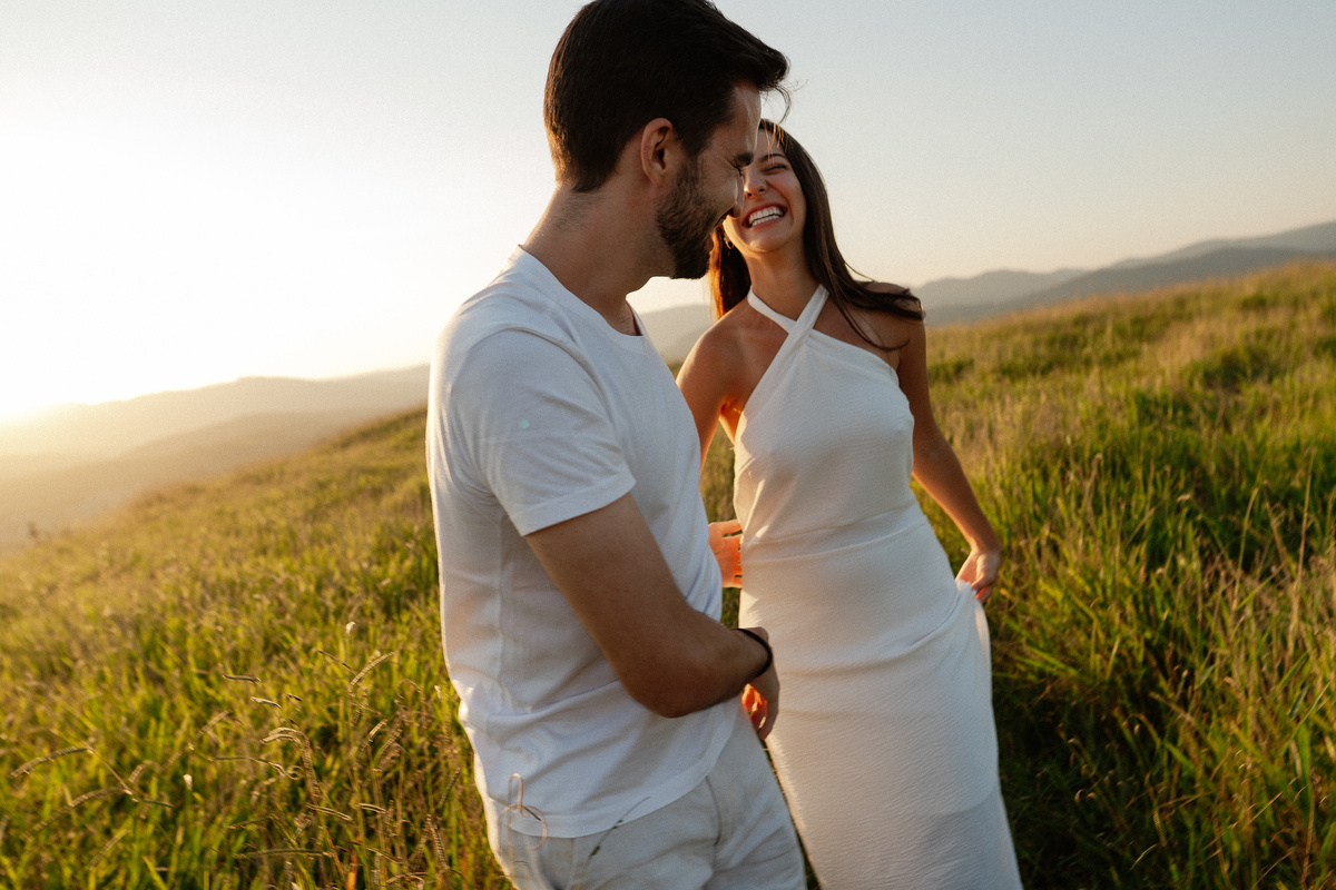 Pre-wedding, ensaio pre casamento, ensaio de casal, morro do capuava, ensaio de casal morro do capuava, fotografo de casamento, fotografia de ensaio, ideias para ensiao pre-wedding, fotografia documental, especialista em casamento, raphael oliveira