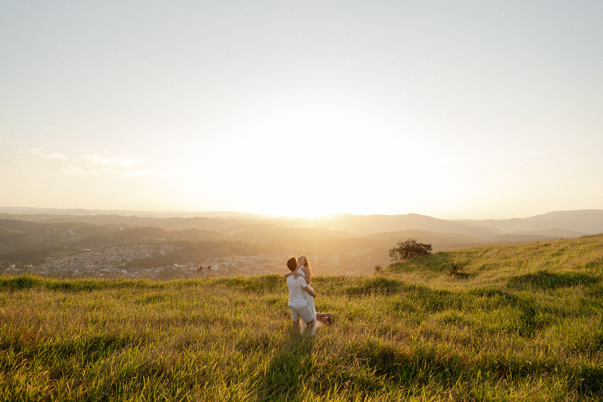 Pre-wedding, ensaio pre casamento, ensaio de casal, morro do capuava, ensaio de casal morro do capuava, fotografo de casamento, fotografia de ensaio, ideias para ensiao pre-wedding, fotografia documental, especialista em casamento, raphael oliveira