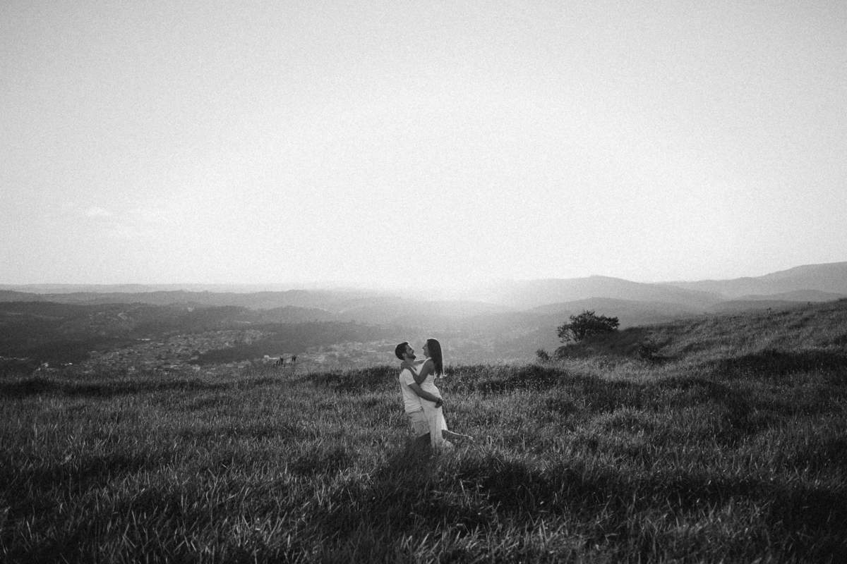 Pre-wedding, ensaio pre casamento, ensaio de casal, morro do capuava, ensaio de casal morro do capuava, fotografo de casamento, fotografia de ensaio, ideias para ensiao pre-wedding, fotografia documental, especialista em casamento, raphael oliveira