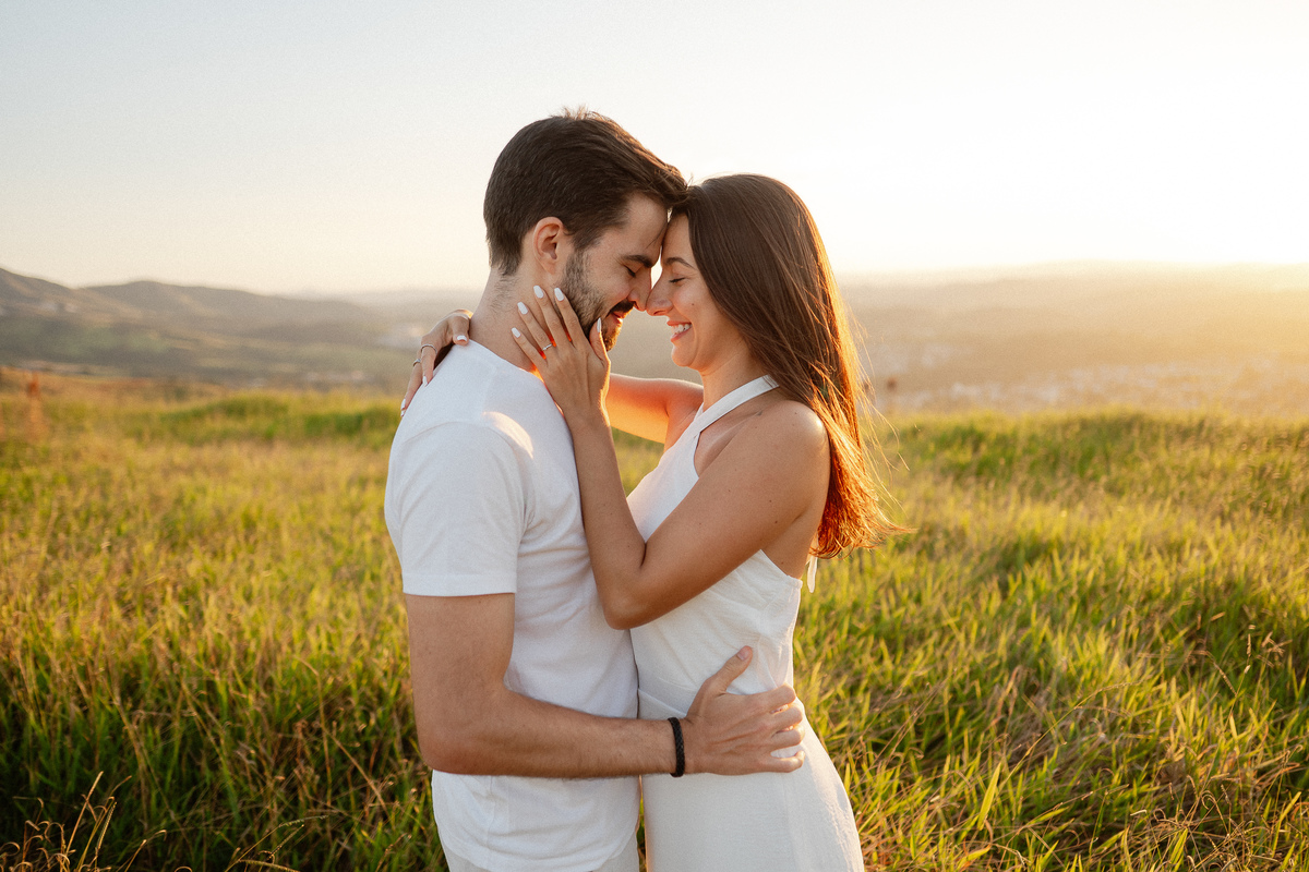 Pre-wedding, ensaio pre casamento, ensaio de casal, morro do capuava, ensaio de casal morro do capuava, fotografo de casamento, fotografia de ensaio, ideias para ensiao pre-wedding, fotografia documental, especialista em casamento, raphael oliveira