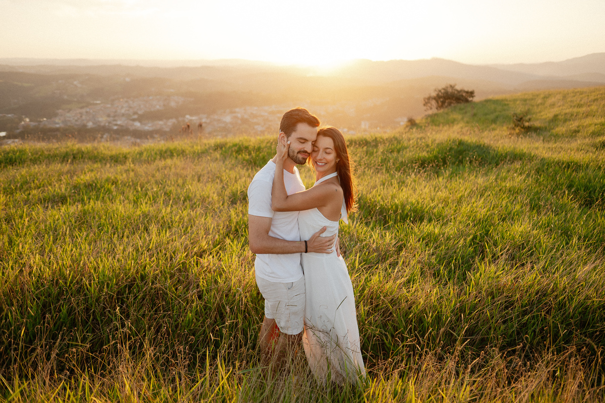 Pre-wedding, ensaio pre casamento, ensaio de casal, morro do capuava, ensaio de casal morro do capuava, fotografo de casamento, fotografia de ensaio, ideias para ensiao pre-wedding, fotografia documental, especialista em casamento, raphael oliveira
