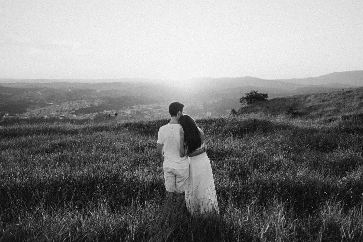 Pre-wedding, ensaio pre casamento, ensaio de casal, morro do capuava, ensaio de casal morro do capuava, fotografo de casamento, fotografia de ensaio, ideias para ensiao pre-wedding, fotografia documental, especialista em casamento, raphael oliveira