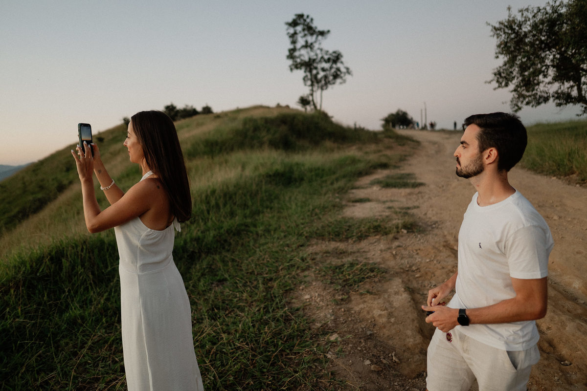 Pre-wedding, ensaio pre casamento, ensaio de casal, morro do capuava, ensaio de casal morro do capuava, fotografo de casamento, fotografia de ensaio, ideias para ensiao pre-wedding, fotografia documental, especialista em casamento, raphael oliveira