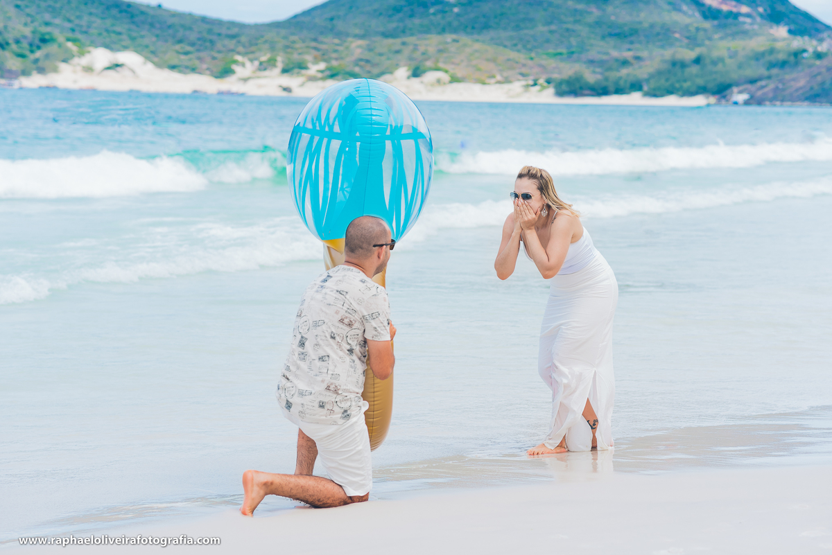 noiva com anel na praia