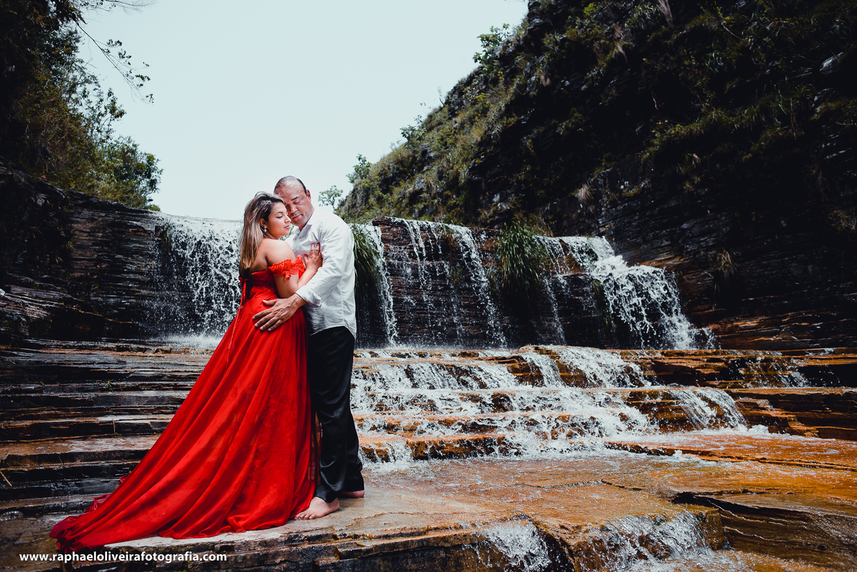 Ensaio pós-casamento, trash the dress, em Capitólio-Minas Gerais, fotografado pelo fotógrafo Raphael Oliveira Fotografia, fotógrafo de casamento raphael oliveira, fotografo de família, Raphael Oliveira Fotografia