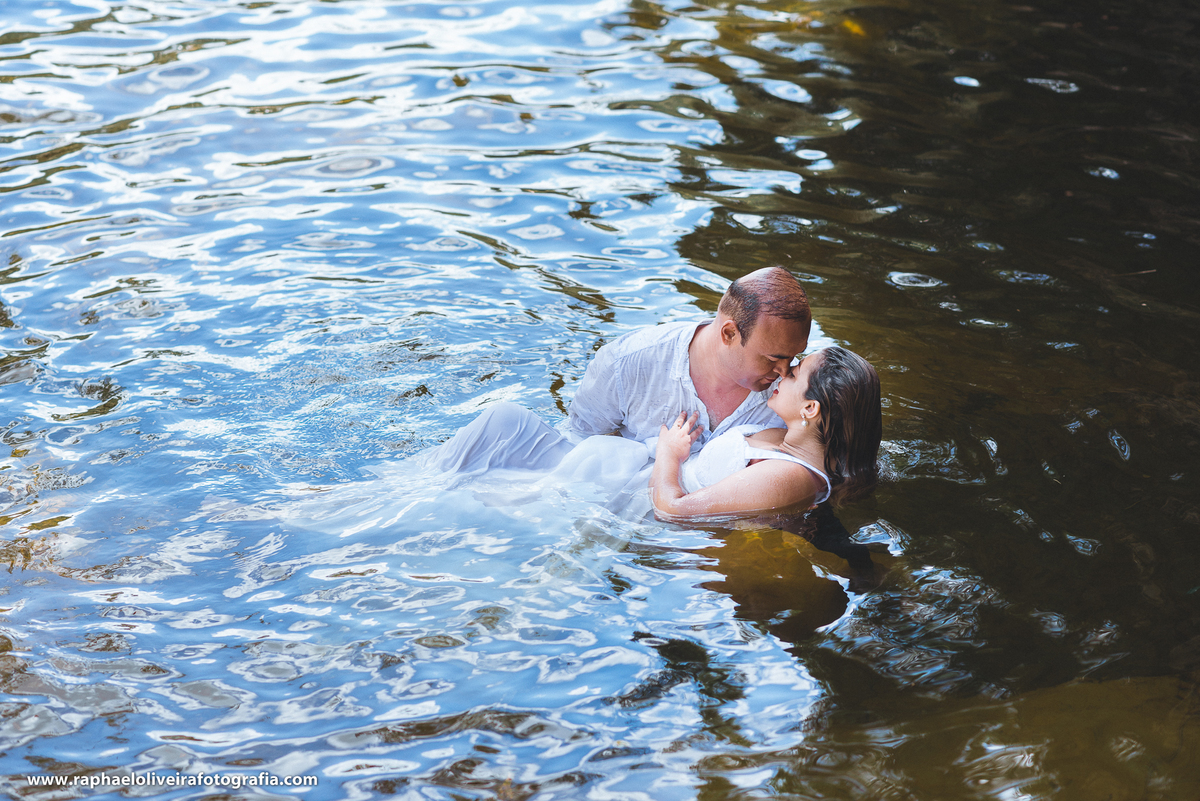 Ensaio pós-casamento, trash the dress, em Capitólio-Minas Gerais, fotografado pelo fotógrafo Raphael Oliveira Fotografia, fotógrafo de casamento raphael oliveira, fotografo de família, Raphael Oliveira Fotografia