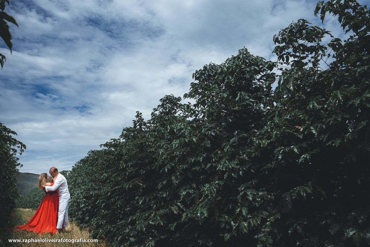 Ensaio pós-casamento, trash the dress, em Capitólio-Minas Gerais, fotografado pelo fotógrafo Raphael Oliveira Fotografia, fotógrafo de casamento raphael oliveira, fotografo de família, Raphael Oliveira Fotografia