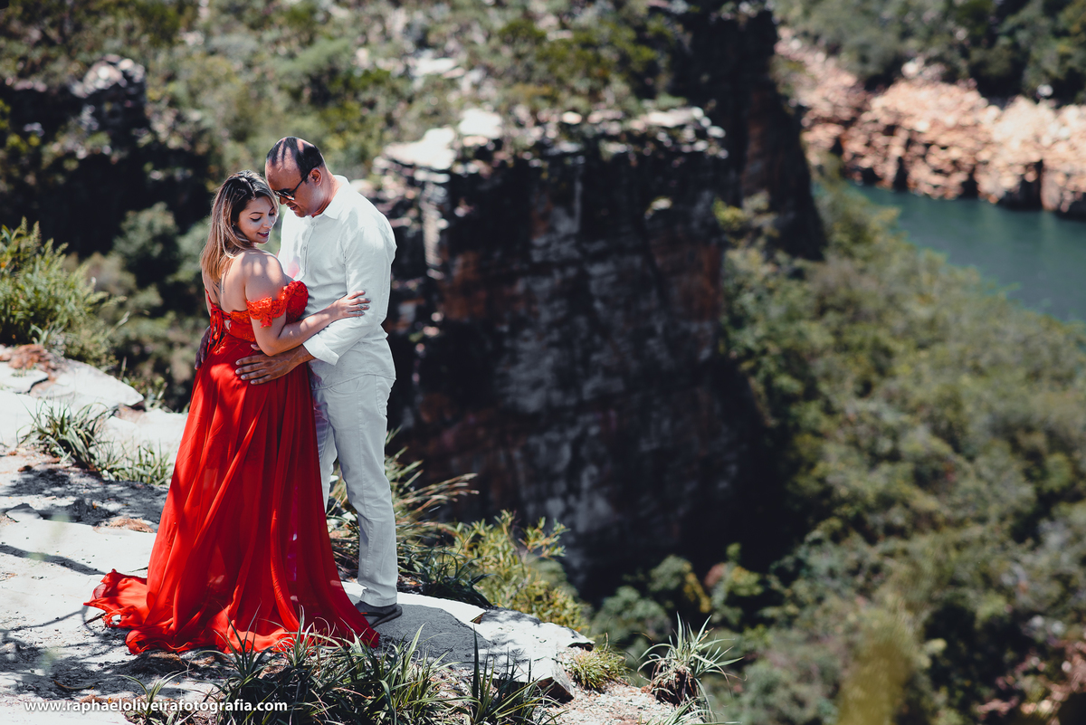 Ensaio pós-casamento, trash the dress, em Capitólio-Minas Gerais, fotografado pelo fotógrafo Raphael Oliveira Fotografia, fotógrafo de casamento raphael oliveira, fotografo de família, Raphael Oliveira Fotografia
