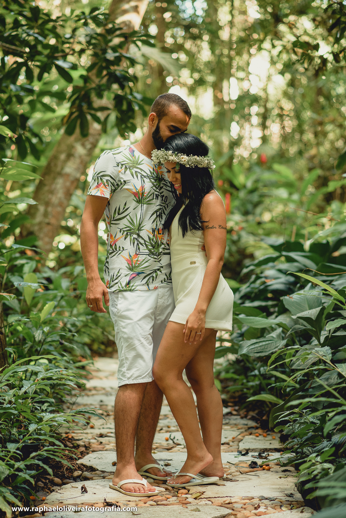 Ensaio pré-casamento Laiane e Anderson realizado na praia do Iporanga guarujá, raphael oliveira fotografia