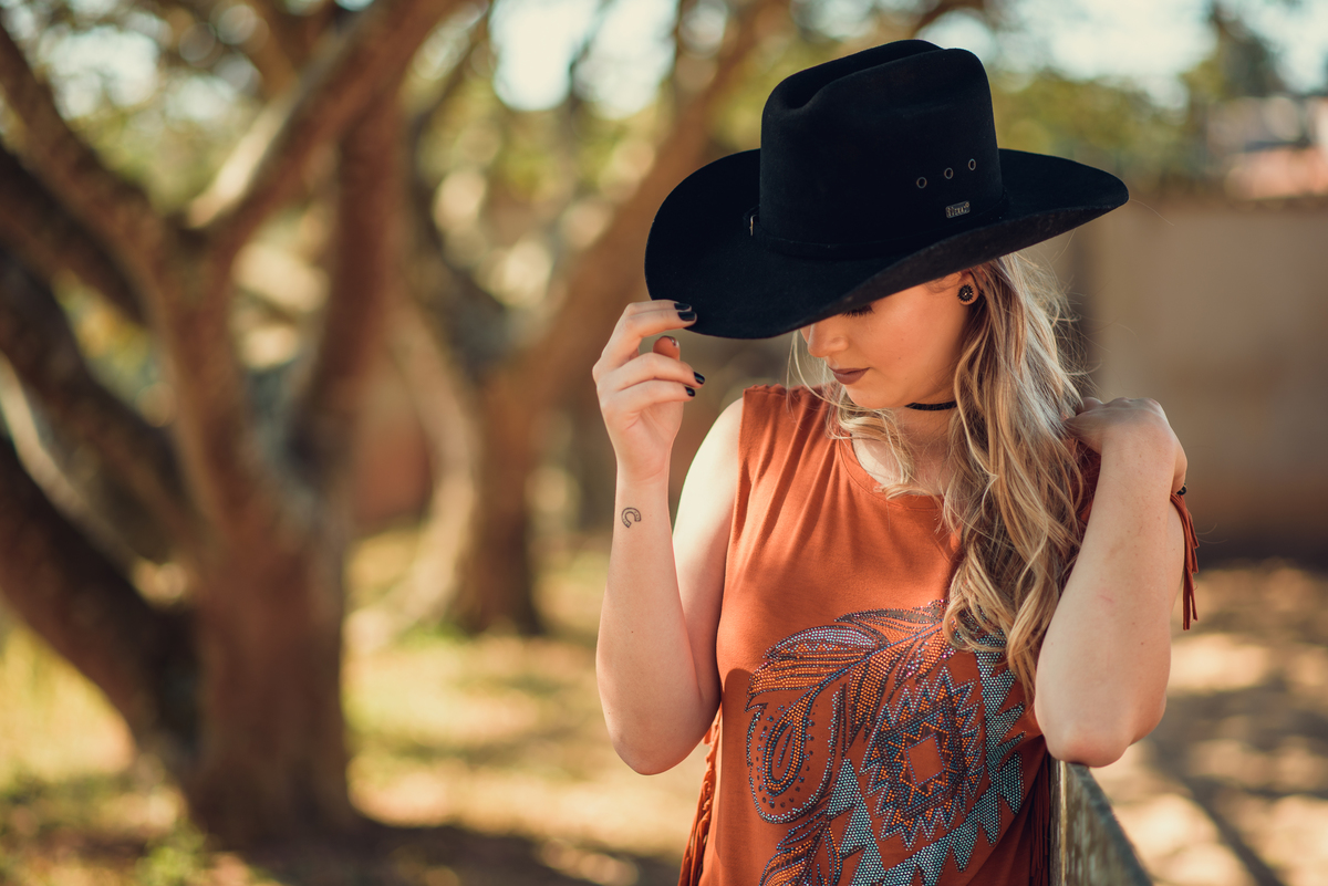 Ensaio Feminino, Ensaio fotográfico, book fotográfico, fotografia de moda, modelo fotográfico, ensaio em são roque, ensaio de menina, cavalos, ensaio com cavalos, fotos com cavalos, hipismos, ensaios externos