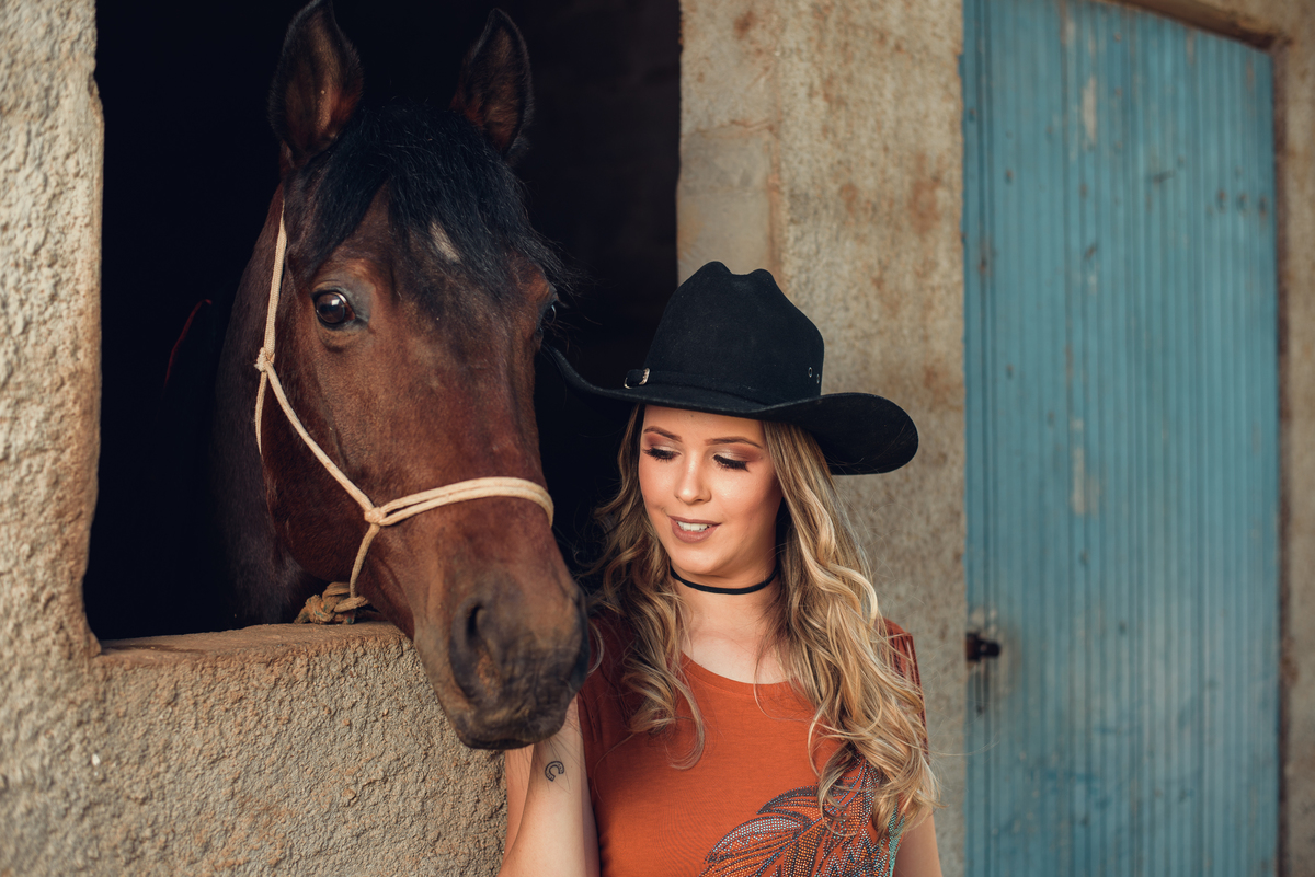 Ensaio Feminino, Ensaio fotográfico, book fotográfico, fotografia de moda, modelo fotográfico, ensaio em são roque, ensaio de menina, cavalos, ensaio com cavalos, fotos com cavalos, hipismos, ensaios externos
