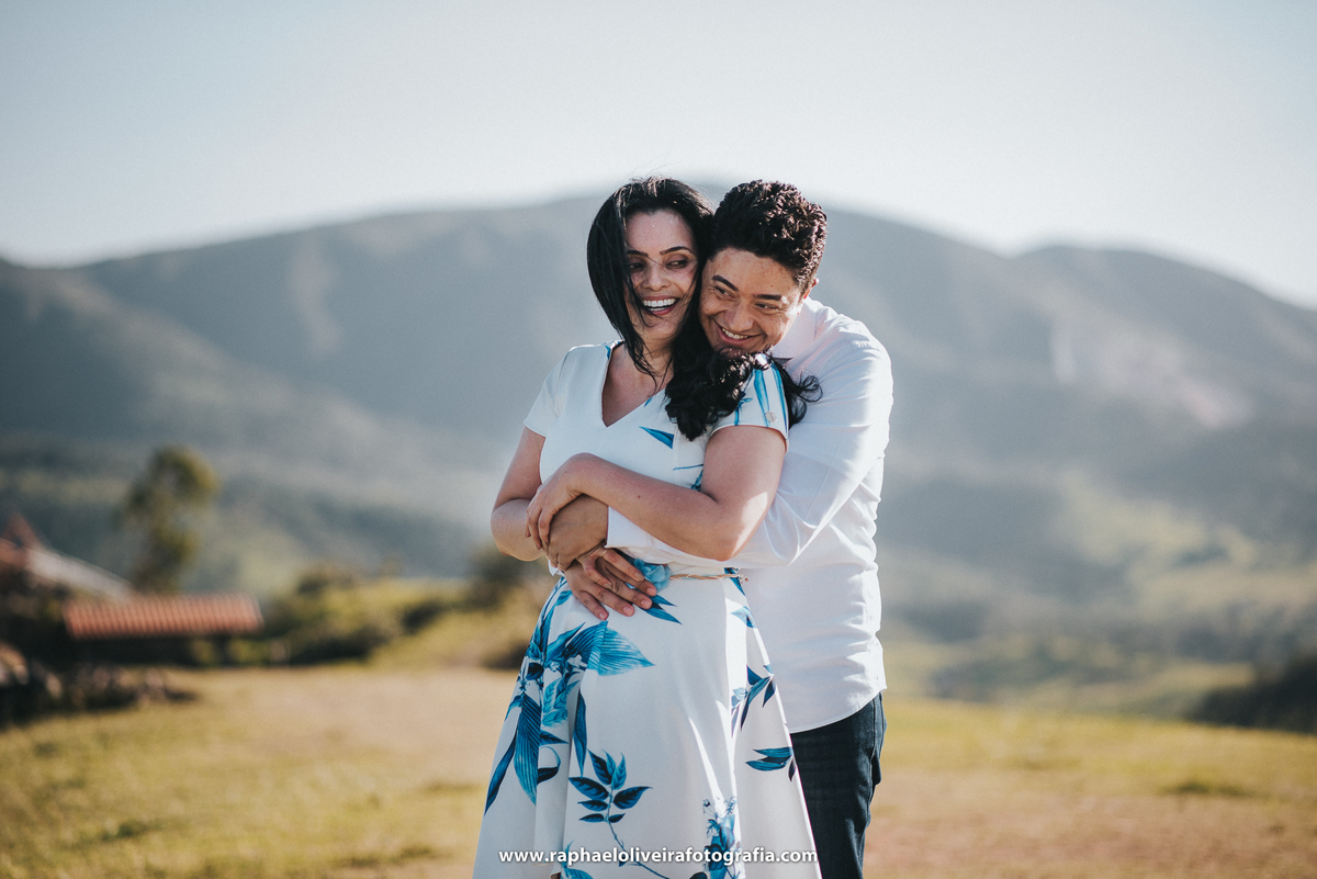 Ensaio pré-casamento - ensaio de casal - casamento pirapora do bom jesus -morro do capuava - ensaio de casal - inspiração para ensaio fotografico - casamento - fotos de ensaio - casamento no campo - raphael oliveira fotografia - fotografo de casamentos