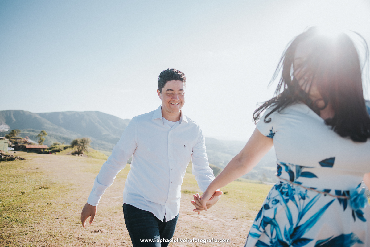 Ensaio pré-casamento - ensaio de casal - casamento pirapora do bom jesus -morro do capuava - ensaio de casal - inspiração para ensaio fotografico - casamento - fotos de ensaio - casamento no campo - raphael oliveira fotografia - fotografo de casamentos