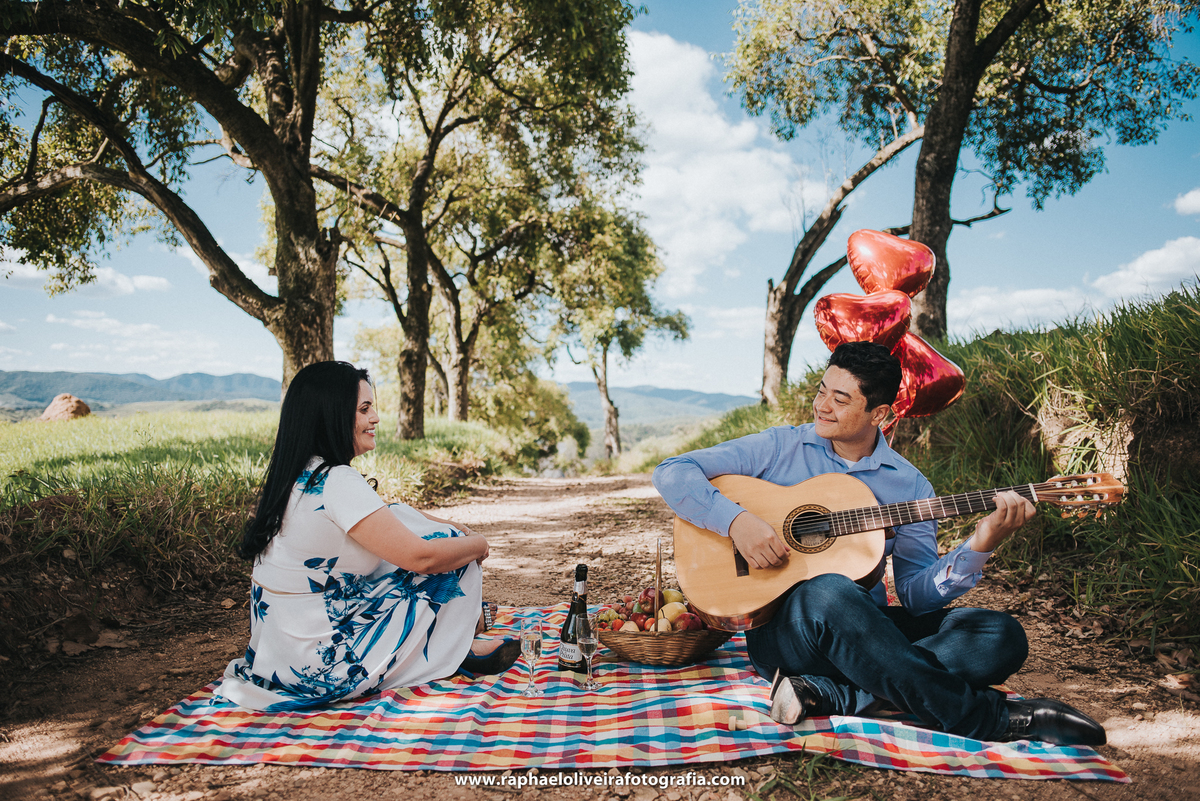 Ensaio pré-casamento - ensaio de casal - casamento pirapora do bom jesus -morro do capuava - ensaio de casal - inspiração para ensaio fotografico - casamento - fotos de ensaio - casamento no campo - raphael oliveira fotografia - fotografo de casamentos