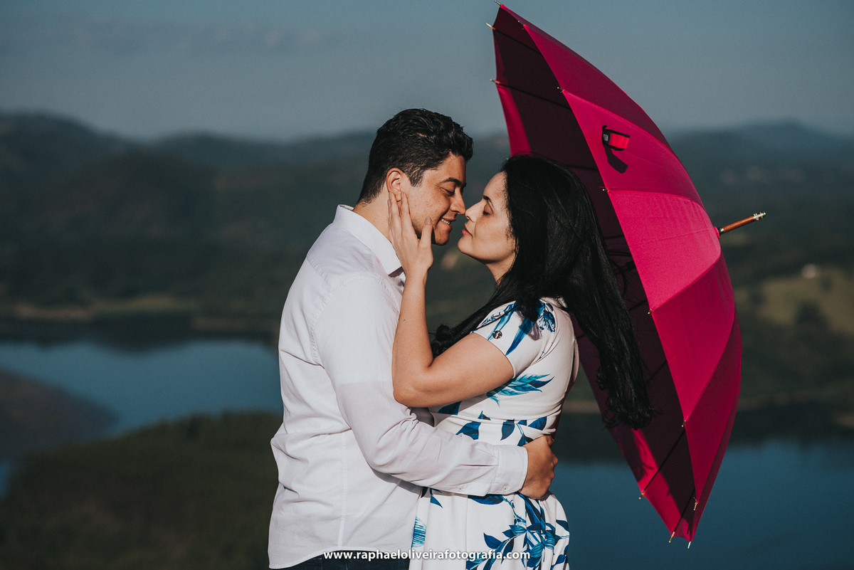Ensaio pré-casamento - ensaio de casal - casamento pirapora do bom jesus -morro do capuava - ensaio de casal - inspiração para ensaio fotografico - casamento - fotos de ensaio - casamento no campo - raphael oliveira fotografia - fotografo de casamentos