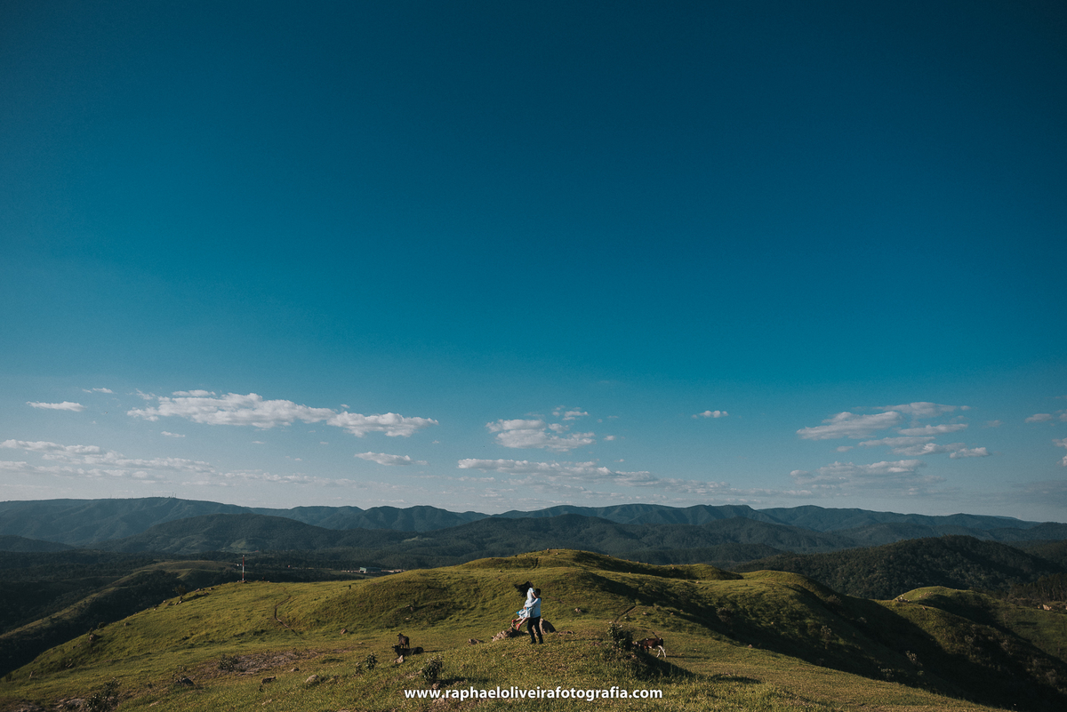 Ensaio pré-casamento - ensaio de casal - casamento pirapora do bom jesus -morro do capuava - ensaio de casal - inspiração para ensaio fotografico - casamento - fotos de ensaio - casamento no campo - raphael oliveira fotografia - fotografo de casamentos