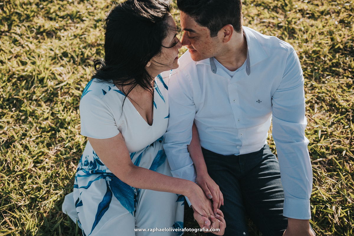 Ensaio pré-casamento - ensaio de casal - casamento pirapora do bom jesus -morro do capuava - ensaio de casal - inspiração para ensaio fotografico - casamento - fotos de ensaio - casamento no campo - raphael oliveira fotografia - fotografo de casamentos