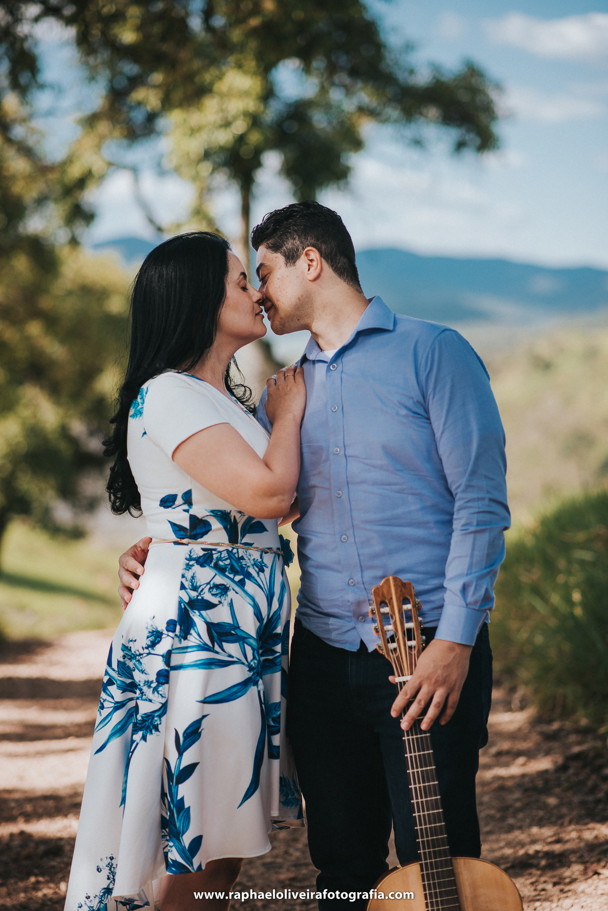 Ensaio pré-casamento - ensaio de casal - casamento pirapora do bom jesus -morro do capuava - ensaio de casal - inspiração para ensaio fotografico - casamento - fotos de ensaio - casamento no campo - raphael oliveira fotografia - fotografo de casamentos