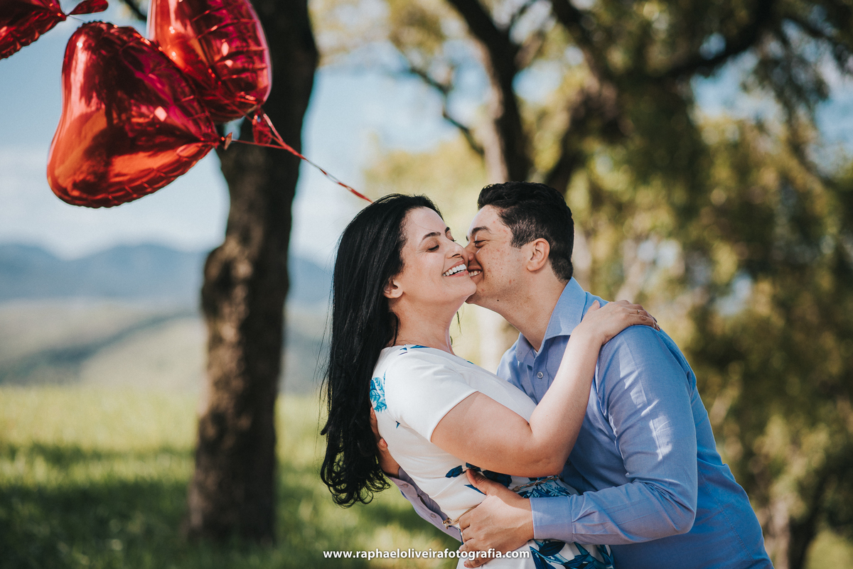 Ensaio pré-casamento - ensaio de casal - casamento pirapora do bom jesus -morro do capuava - ensaio de casal - inspiração para ensaio fotografico - casamento - fotos de ensaio - casamento no campo - raphael oliveira fotografia - fotografo de casamentos