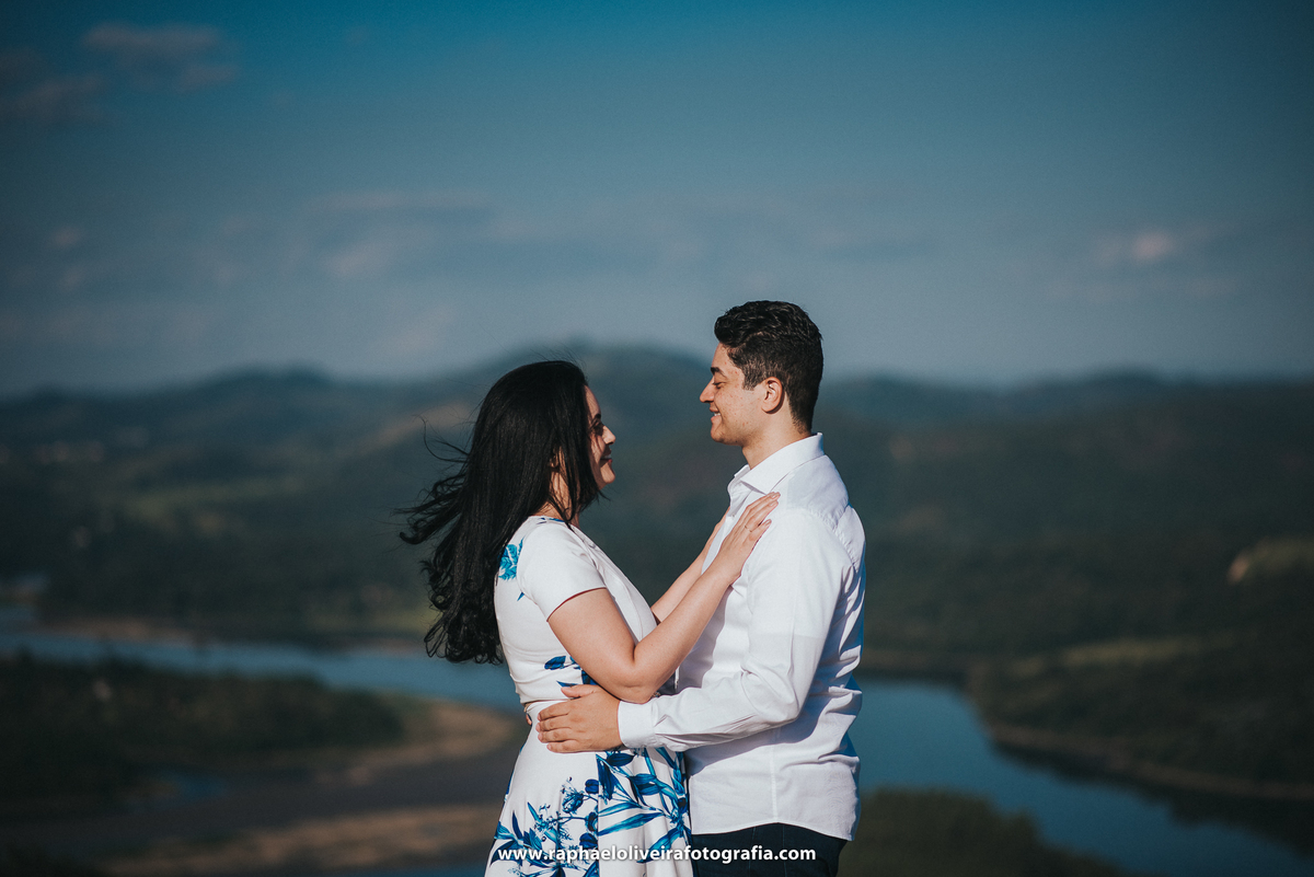 Ensaio pré-casamento - ensaio de casal - casamento pirapora do bom jesus -morro do capuava - ensaio de casal - inspiração para ensaio fotografico - casamento - fotos de ensaio - casamento no campo - raphael oliveira fotografia - fotografo de casamentos