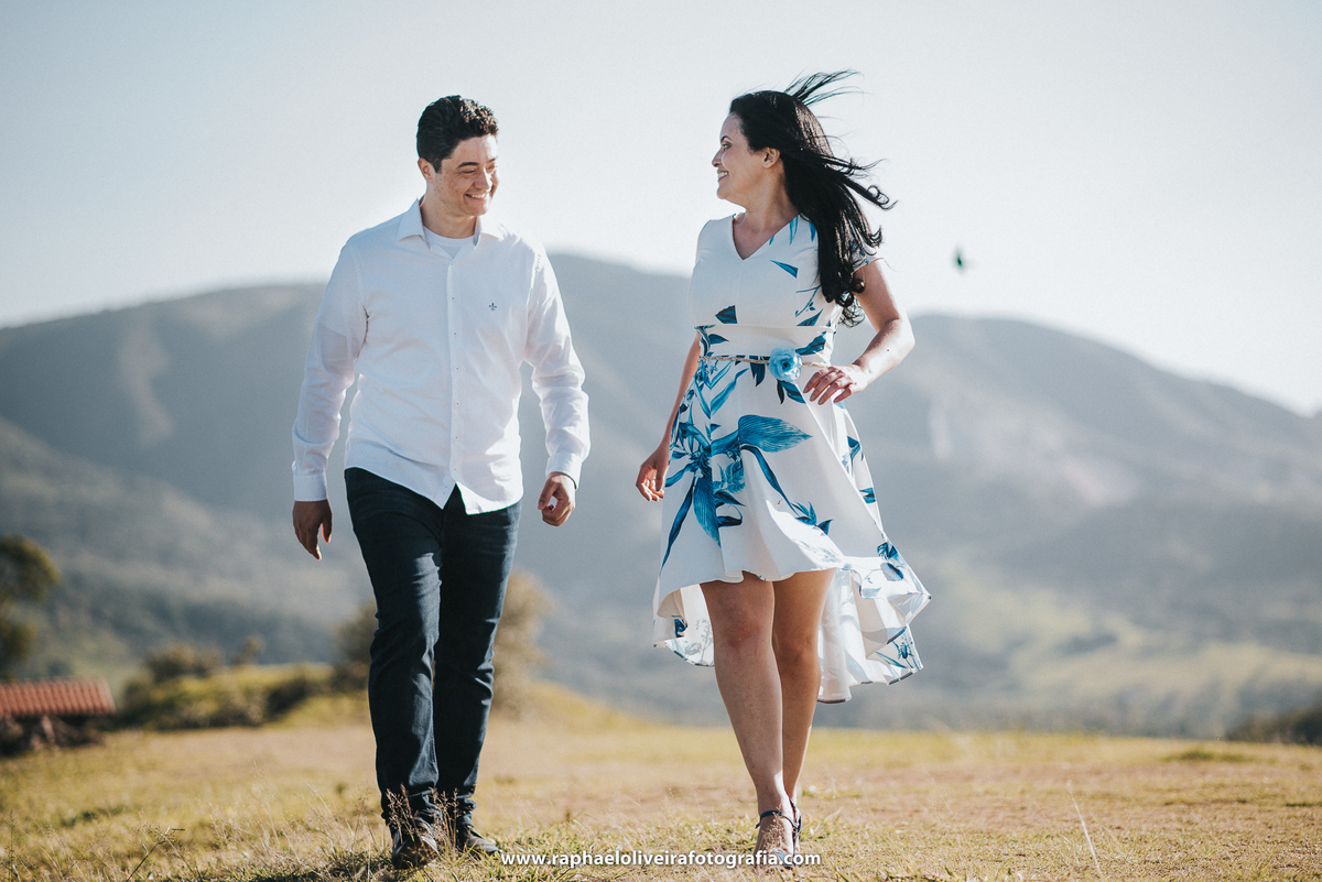 Ensaio pré-casamento - ensaio de casal - casamento pirapora do bom jesus -morro do capuava - ensaio de casal - inspiração para ensaio fotografico - casamento - fotos de ensaio - casamento no campo - raphael oliveira fotografia - fotografo de casamentos