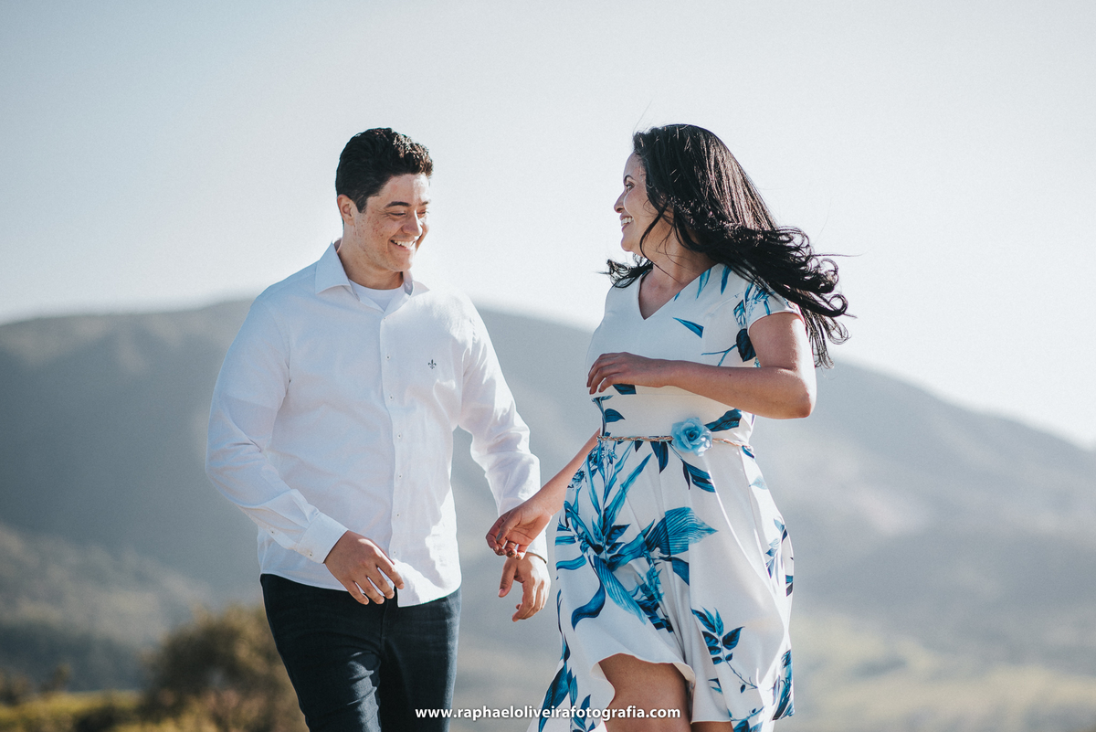 Ensaio pré-casamento - ensaio de casal - casamento pirapora do bom jesus -morro do capuava - ensaio de casal - inspiração para ensaio fotografico - casamento - fotos de ensaio - casamento no campo - raphael oliveira fotografia - fotografo de casamentos