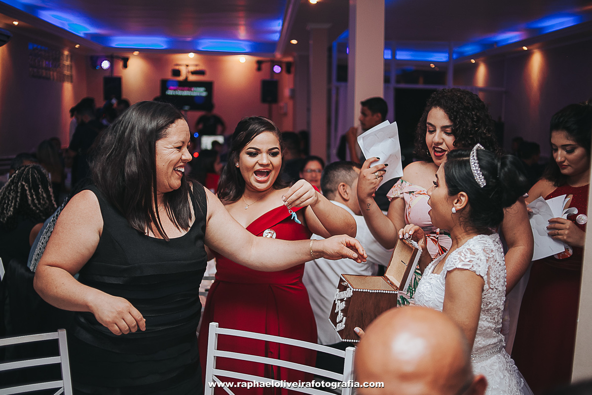 Casamento Jeane e Lucas, making of no salão Alessandra Siqueir em Itapevi - São Paulo - fotografado por raphael oliveira fotografia - fotografo de casamento e familia - fotografo de ensaios e gestante - raphael oliveira fotografia - raphael oliveira