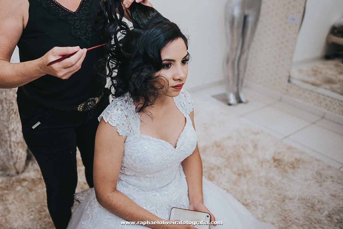 Casamento Jeane e Lucas, making of no salão Alessandra Siqueir em Itapevi - São Paulo - fotografado por raphael oliveira fotografia - fotografo de casamento e familia - fotografo de ensaios e gestante - raphael oliveira fotografia - raphael oliveira
