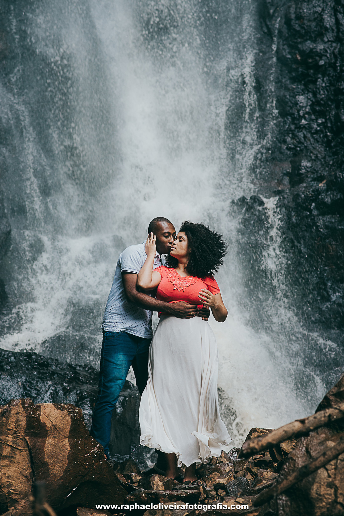 Ensaio pré casamento da Patricia com o Daniel realizado e brotas e registrado por raphael oliveira fotografia - fotografo de casamento e familia - fotografo de ensaio e gestante - lugares para ensaio pré casamento - raphael oliveira - ideias  pre casament