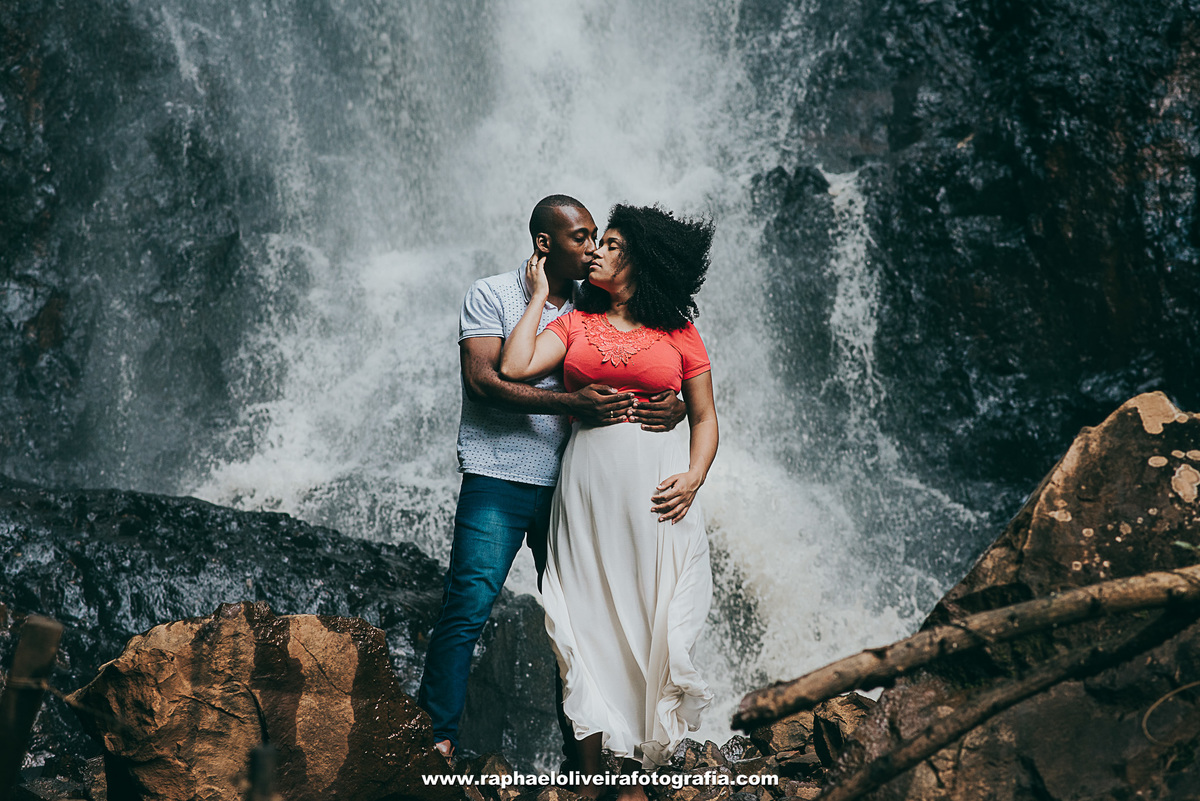 Ensaio pré casamento da Patricia com o Daniel realizado e brotas e registrado por raphael oliveira fotografia - fotografo de casamento e familia - fotografo de ensaio e gestante - lugares para ensaio pré casamento - raphael oliveira - ideias  pre casament