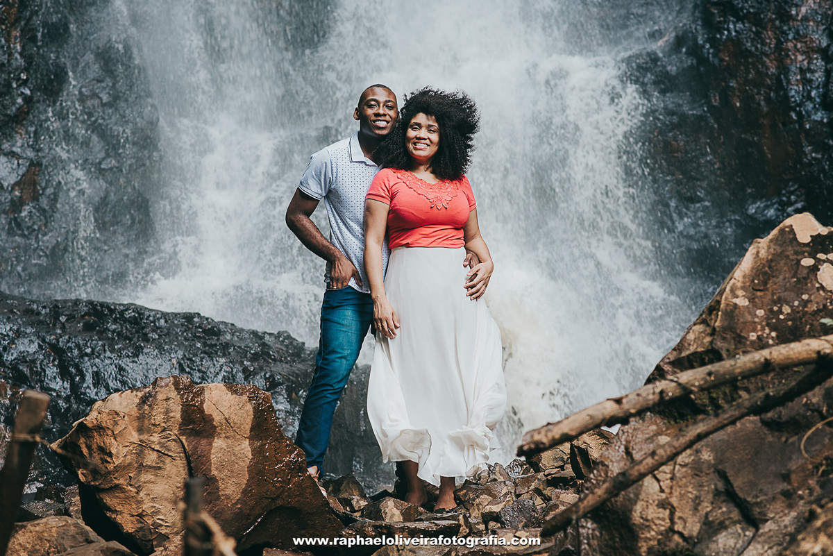 Ensaio pré casamento da Patricia com o Daniel realizado e brotas e registrado por raphael oliveira fotografia - fotografo de casamento e familia - fotografo de ensaio e gestante - lugares para ensaio pré casamento - raphael oliveira - ideias  pre casament