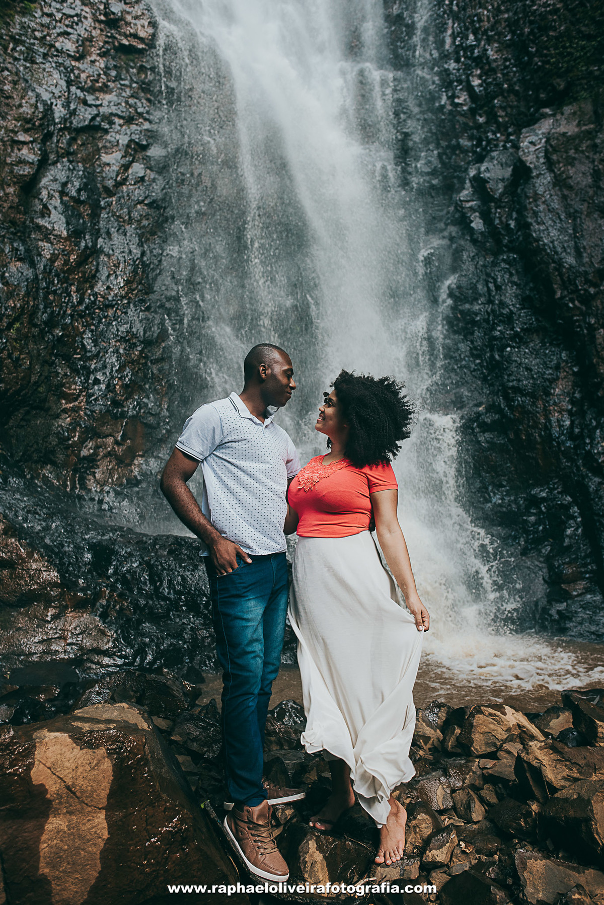 Ensaio pré casamento da Patricia com o Daniel realizado e brotas e registrado por raphael oliveira fotografia - fotografo de casamento e familia - fotografo de ensaio e gestante - lugares para ensaio pré casamento - raphael oliveira - ideias  pre casament