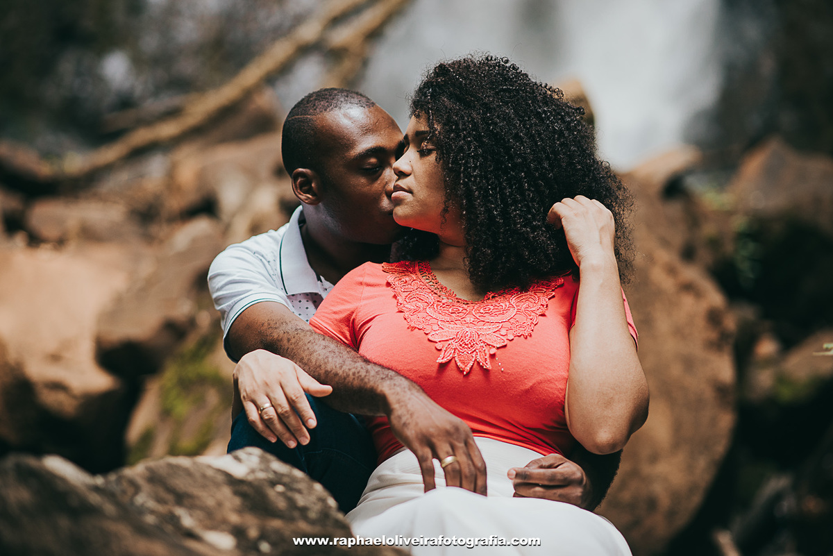 Ensaio pré casamento da Patricia com o Daniel realizado e brotas e registrado por raphael oliveira fotografia - fotografo de casamento e familia - fotografo de ensaio e gestante - lugares para ensaio pré casamento - raphael oliveira - ideias  pre casament