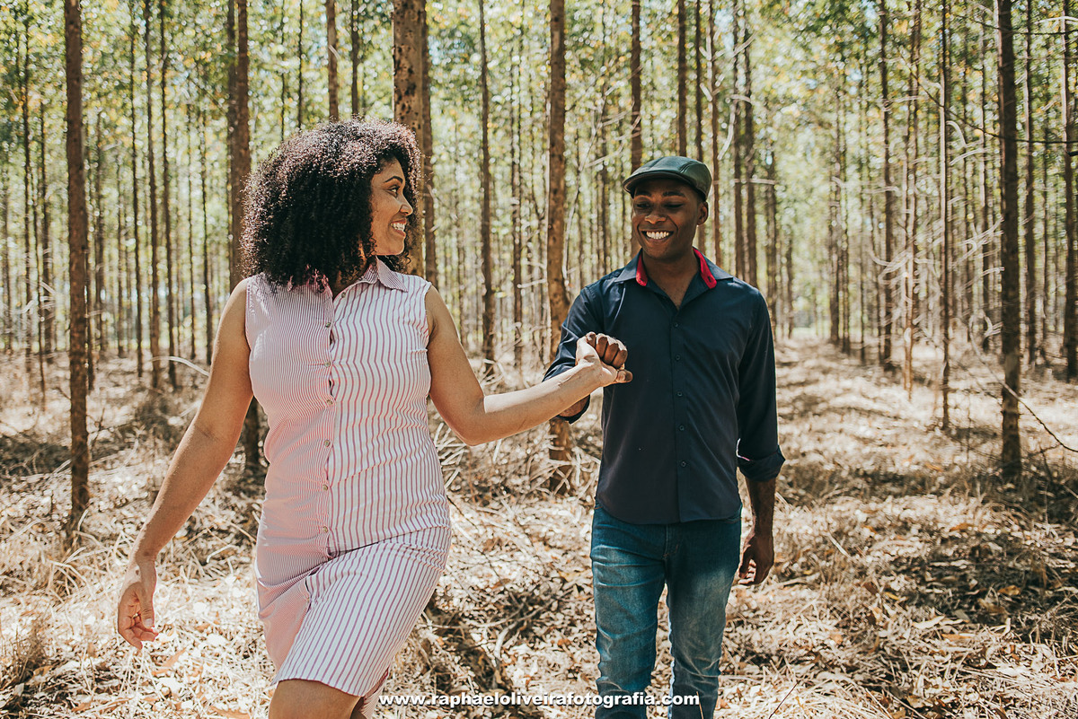 Ensaio pré casamento da Patricia com o Daniel realizado e brotas e registrado por raphael oliveira fotografia - fotografo de casamento e familia - fotografo de ensaio e gestante - lugares para ensaio pré casamento - raphael oliveira - ideias  pre casament
