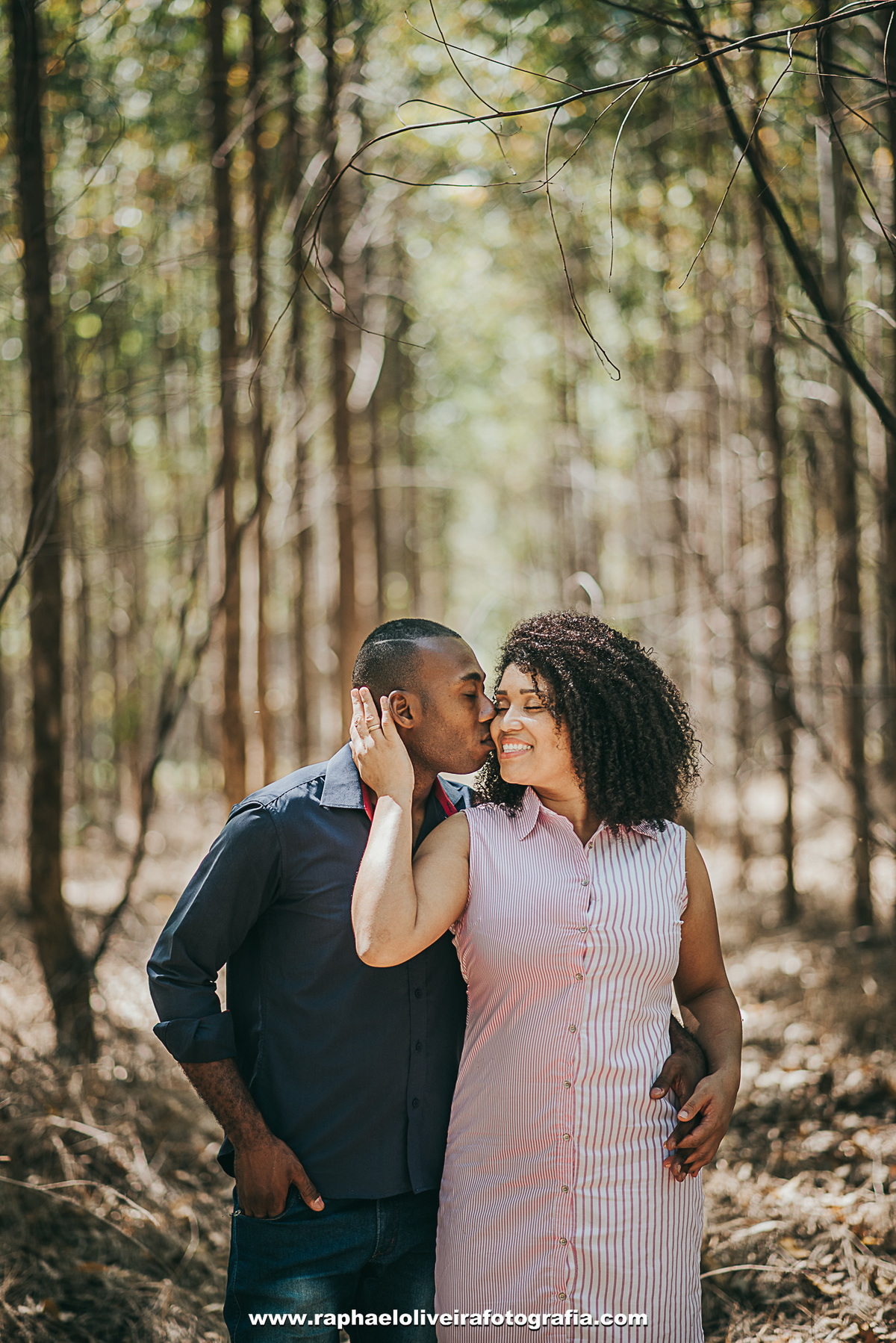 Ensaio pré casamento da Patricia com o Daniel realizado e brotas e registrado por raphael oliveira fotografia - fotografo de casamento e familia - fotografo de ensaio e gestante - lugares para ensaio pré casamento - raphael oliveira - ideias  pre casament
