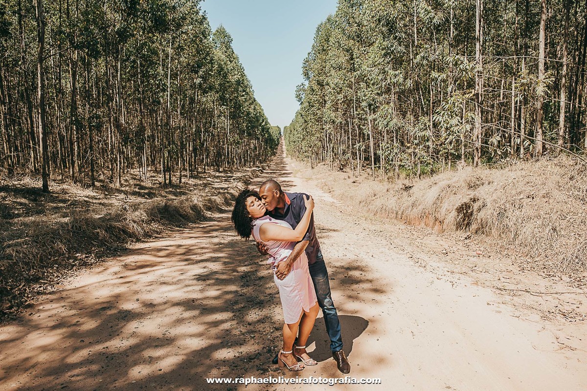 Ensaio pré casamento da Patricia com o Daniel realizado e brotas e registrado por raphael oliveira fotografia - fotografo de casamento e familia - fotografo de ensaio e gestante - lugares para ensaio pré casamento - raphael oliveira - ideias  pre casament